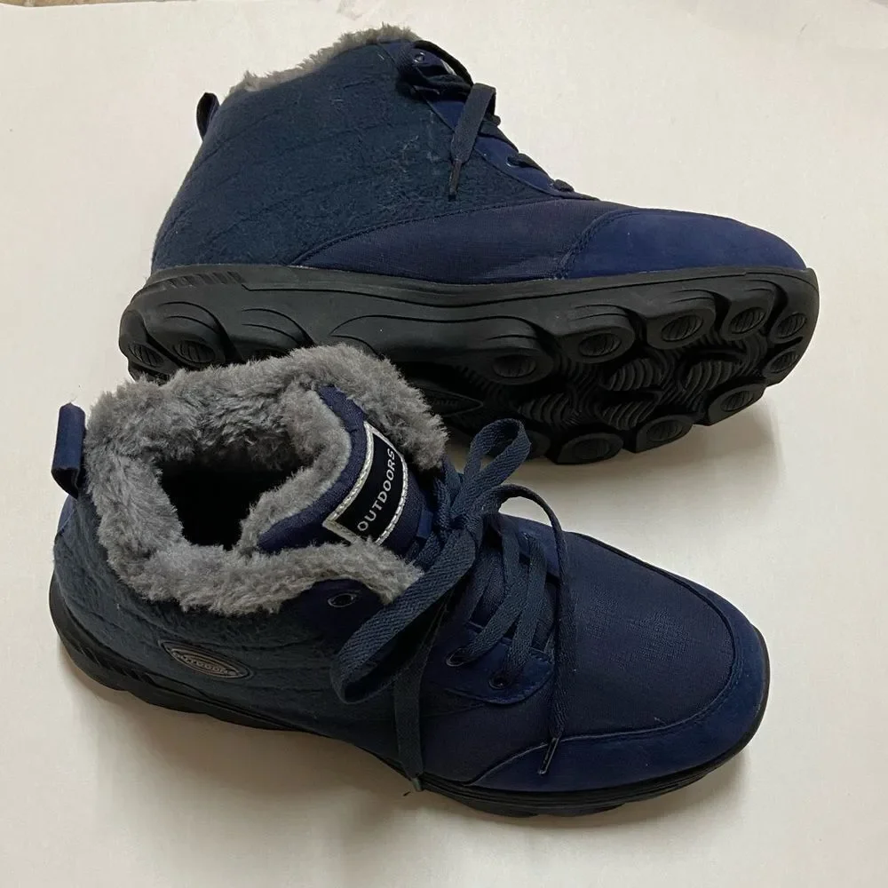 Outdoors Dark Blue Women’s Boots with Soft Gray Lining Size 41.5